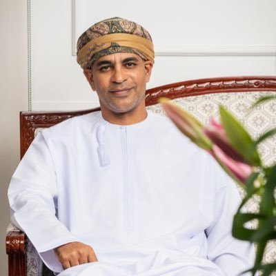 نائب رئيس جامعة السلطان قابوس يعلق على 'مطالبات الدراسة حضوريًا'
