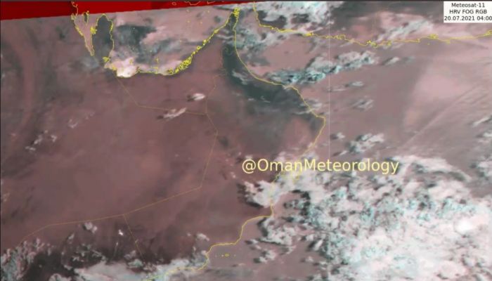 أمطار متفرقة على سواحل بحر عمان