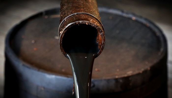 أسعار النفط تتراجع وسط مخاوف من سلالات كورونا
