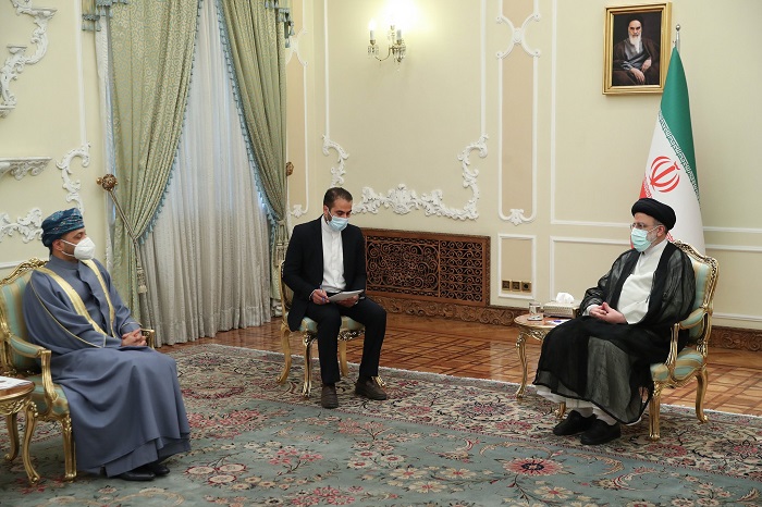 Iranian President receives Oman's foreign minister