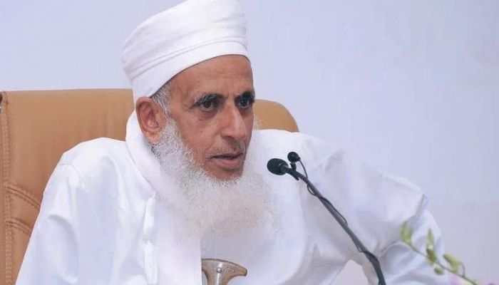 مفتي عام السلطنة: ألححنا في منع الخمر برًا وبحرًا وجوًا