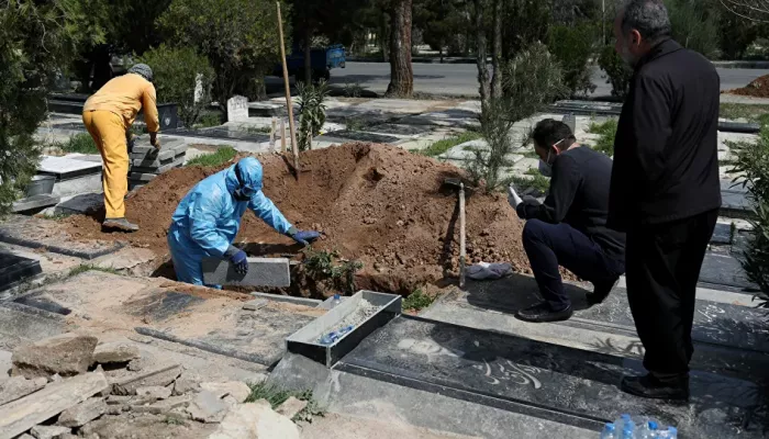 إيران تسجل أعلى معدل وفيات يومي بفيروس كورونا