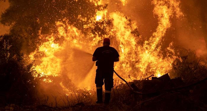Greek PM apologizes amid 'unprecedented' wildfires