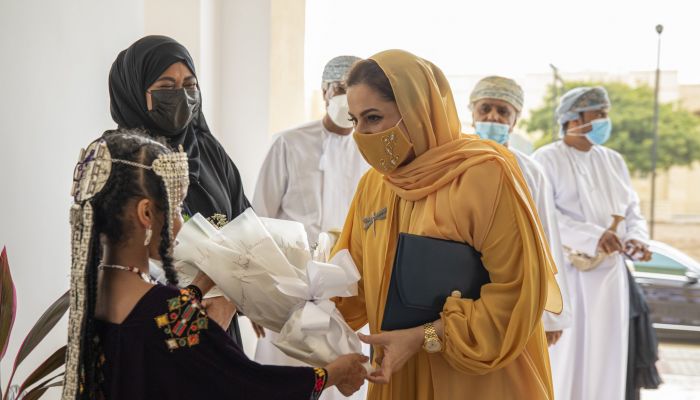 السيدة الجليلة تزور مركز التدريب الحرفي بصلالة