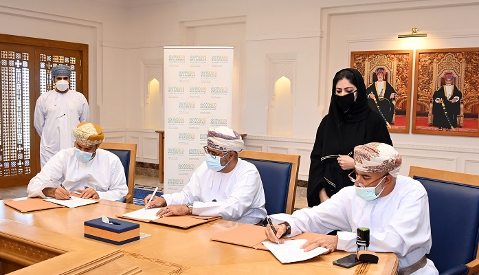Ministry signs pact to provide technical training for job seekers in Oman