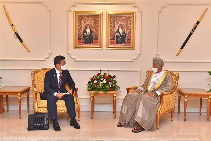 Sayyid Shihab receives Korean minister of national defence