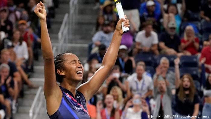 US Open: Teen sensation Fernandez stuns Germany's Kerber