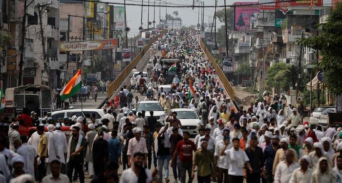 Indian farmers stage huge rally against agriculture laws