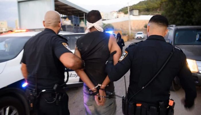 سلطات الإحتلال الإسرائيلي تلقي القبض على أسيرين آخرين