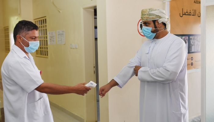 أعضاء الهيئة التدريسية والإدارية بمدارس السلطنة يبدأون العام الدراسي غدًا