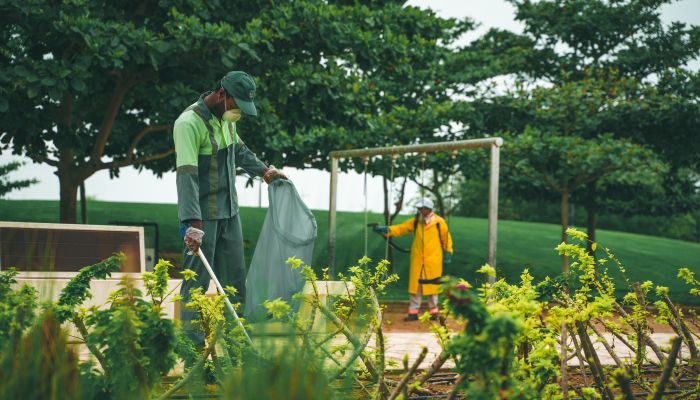 بلدية مسقط تكثف البرامج الوقائية استعدادًا لموسم تكاثر البعوض