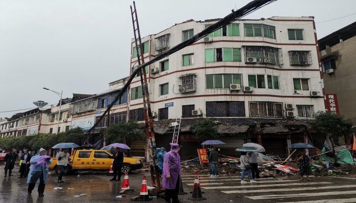 الصين تُطلق نداءً طارئًا بعد زلزال سيتشوان