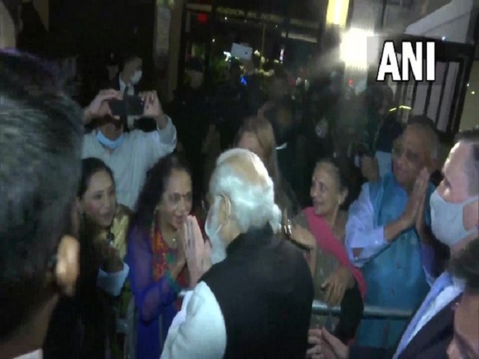 PM Modi meets people of Indian diaspora outside hotel in New York