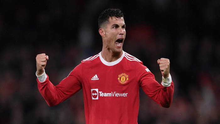 Cristiano Ronaldo named Manchester United's player of the month