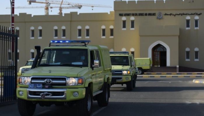 9 بلاغات لاحتجاز أشخاص في مركباتهم وإنقاذ 25 شخصاً بمسقط