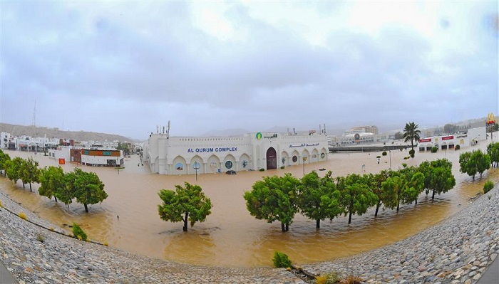 Weather update: Cyclone Shaheen continues towards North and South Al Batinah