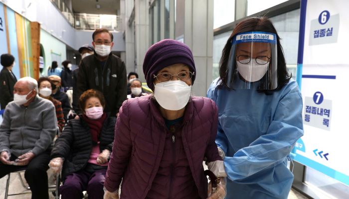 كوريا الجنوبية تسجل 1594 إصابة بكورونا و15 وفاة