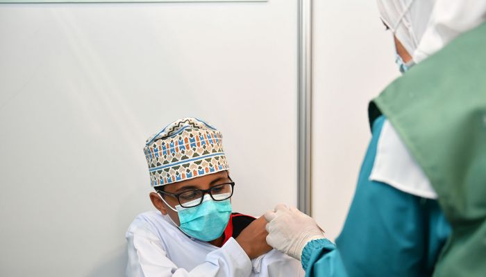 تطعيم 84% من إجمالي السكان في السلطنة بالجرعة الأولى