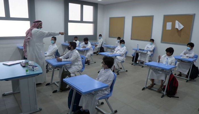 السعودية تؤجل عودة التعليم الحضوري للطلبة تحت عمر 12 عاماً