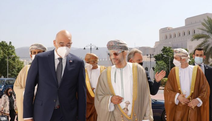وزير الخارجية يعقد جلسة مباحثات سياسية مع نظيره اليوناني
