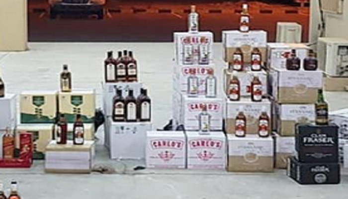 Oman Customs foils smuggling of alcoholic beverages