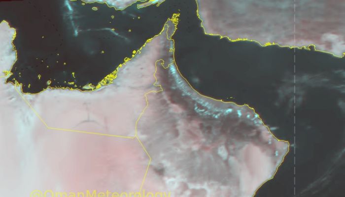فرص لهطول أمطار على المناطق المطله على بحر عمان