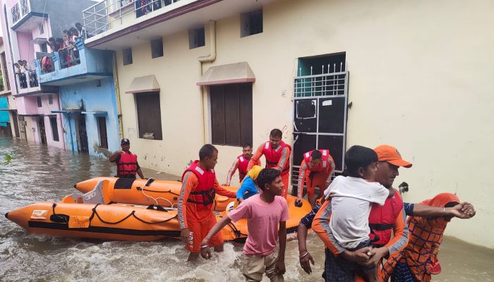 أكثر من 100 وفاة في فيضانات بالهند
