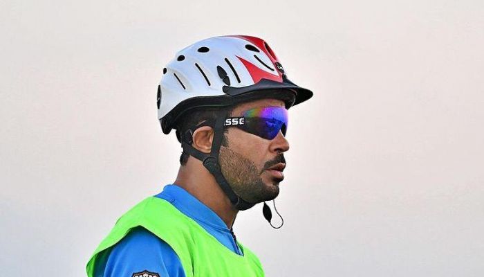 فارس عماني من ذوي الإعاقة البصرية يجتاز السباق التأهيلي لسباق القدرة والتحمل