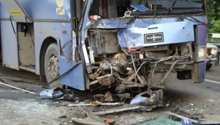 اصطدام حافلة ركاب بشاحنة يودي بحياة 6 أشخاص وإصابة 8 آخرين في روسيا