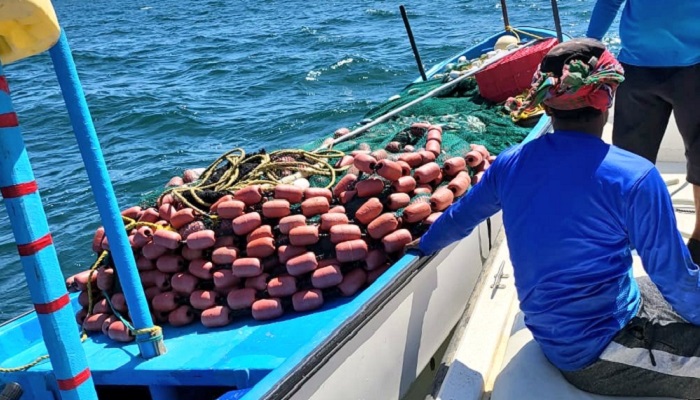 Five expats arrested for illegal fishing