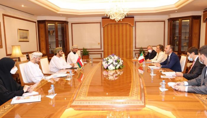 جلسة مباحثات سياسية عمانية - إيطالية