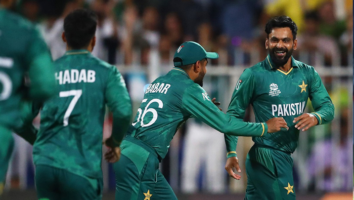 Pakistan defeat New Zealand by 5 wickets