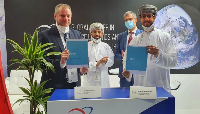 اتفاقية لتصنيع قطع للأقمار الإصطناعية ولوجستيات الفضاء في سلطنة عمان