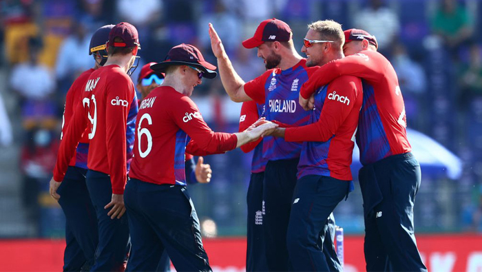 Bowlers, Roy make it two in two for England