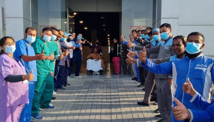 المستشفى الميداني لمرضى كورونا بالكويت يودع آخر مرضاه