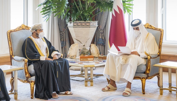 His Majesty the Sultan sends written message to Emir of Qatar