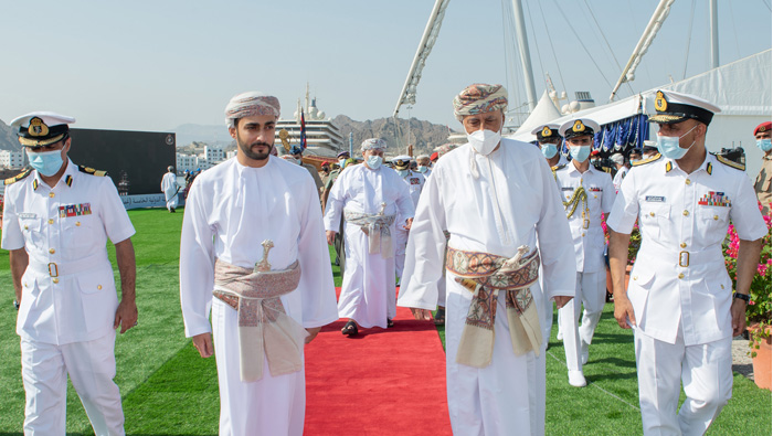 Sayyid Theyazin sees off Shabab Oman II as the vessel begins its maritime trip