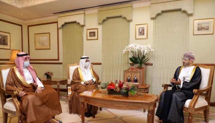 وزير الخارجية والحجرف يبحثان عدد من الموضوعات المتعلقة بالعمل الخليجي المشترك