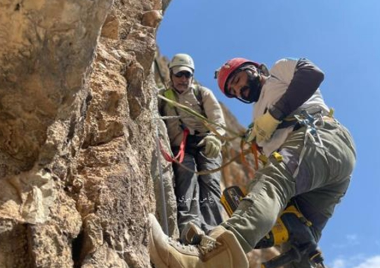 Tourism Ministry replaces climbing wire in Al Dakhiliyah