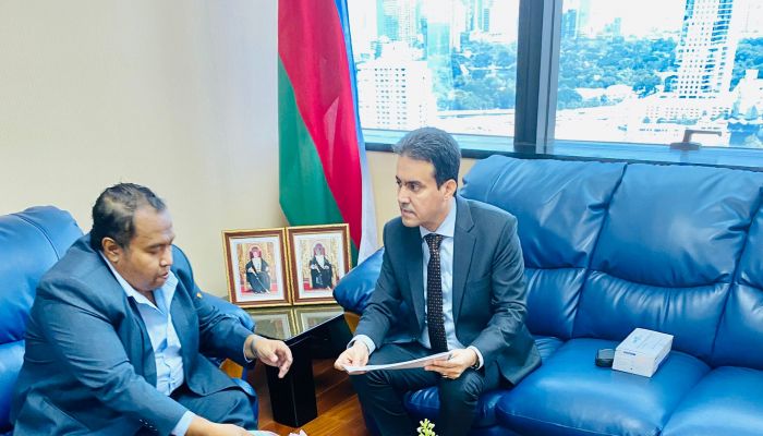 سفيرنا في بانكوك يناقش تسهيل إجراءات تلقي العمانيين للعلاج في تايلند
