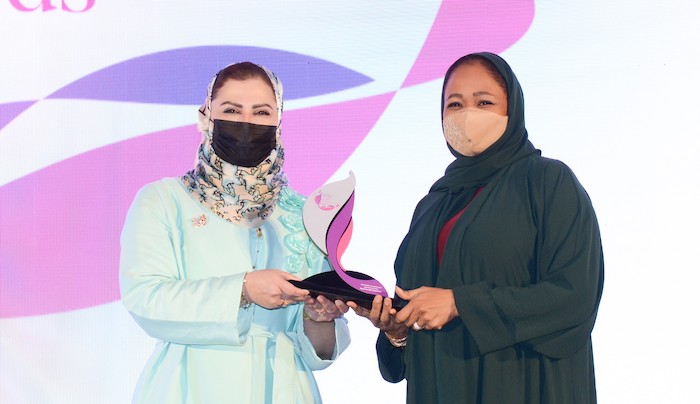ALIZZ Islamic bank wins ‘best initiative for empowerment of women’ award