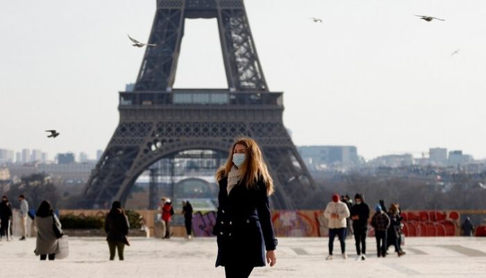 فرنسا تدرس إعادة فرض العمل عن بعد بسبب الجائحة