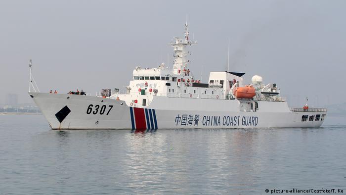 Philippines blames Chinese Coast Guard of firing water cannons at its ...