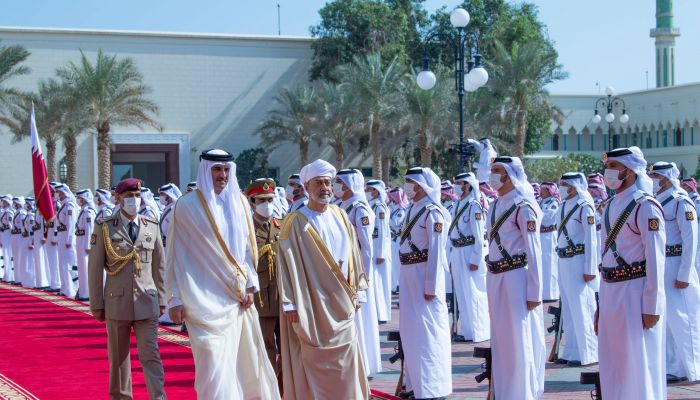 بالفيديو.. جلالة السلطان يصل إلى دولة قطر