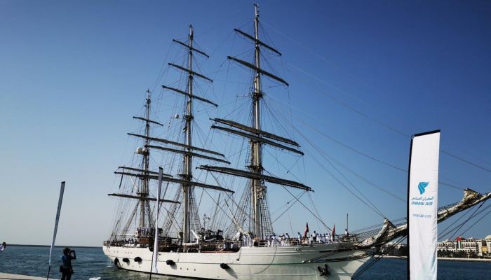 سفينة شباب عُمان الثانية تواصل استقبال زوارها ميناء دبي السياحي