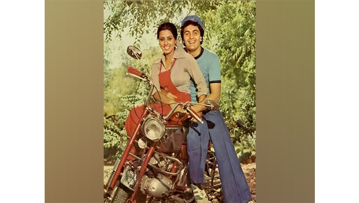 Neetu Kapoor shares vintage picture with late husband Rishi Kapoor