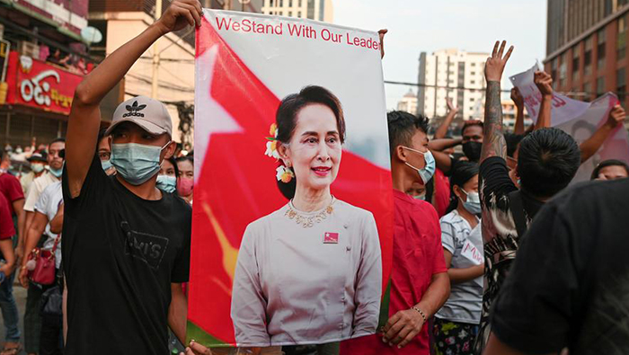 News Aung San Suu Kyi trial: Myanmar court defers verdict