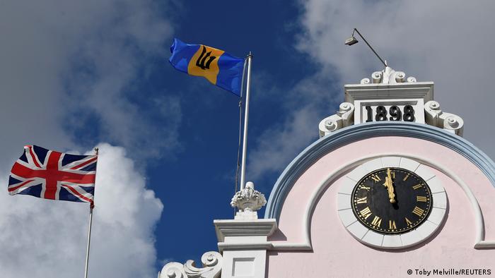 Barbados removes Queen Elizabeth II as head of state, becomes republic