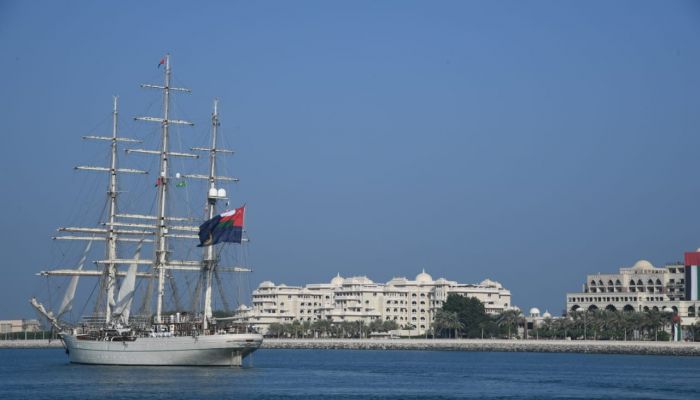 سفينة شباب عُمان الثانية تغادر دبي متجهة إلى أرض الوطن