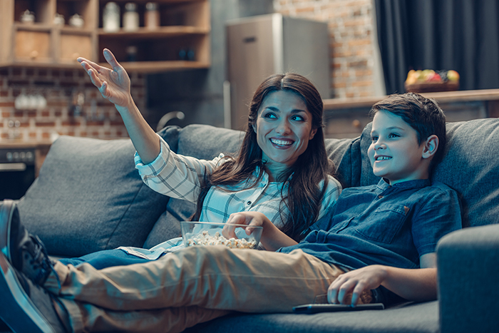 Talking to kids during TV time increases their curiosity levels